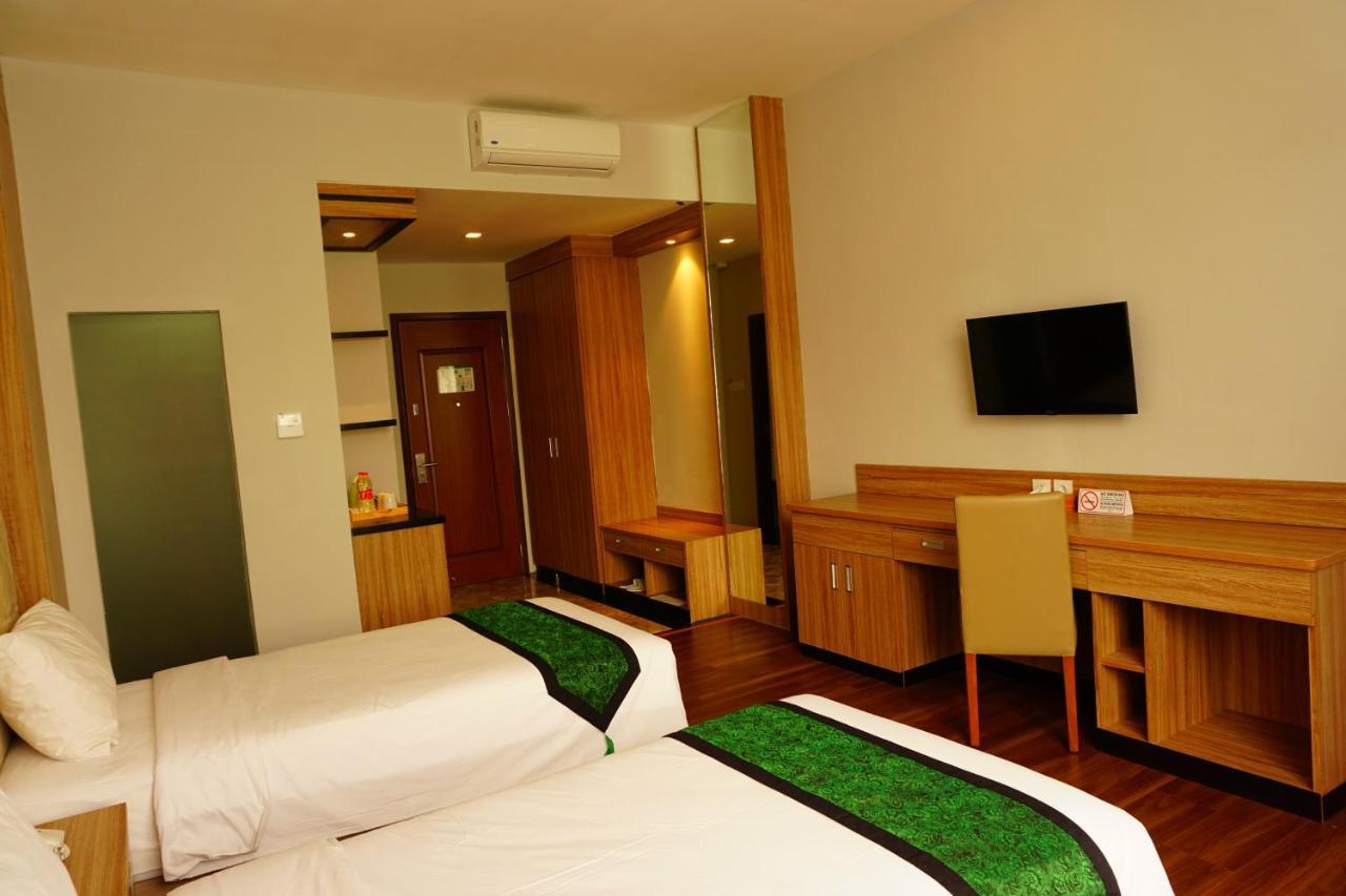 Airish Hotel Palembang Zewnętrze zdjęcie